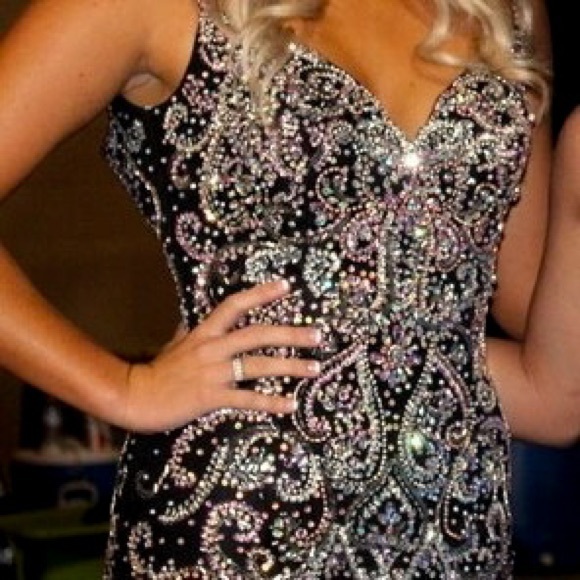 Mac Duggal Dresses & Skirts - Mac Duggal prom, gala Prom Pageant Beaded and Sequin Dress Size 6